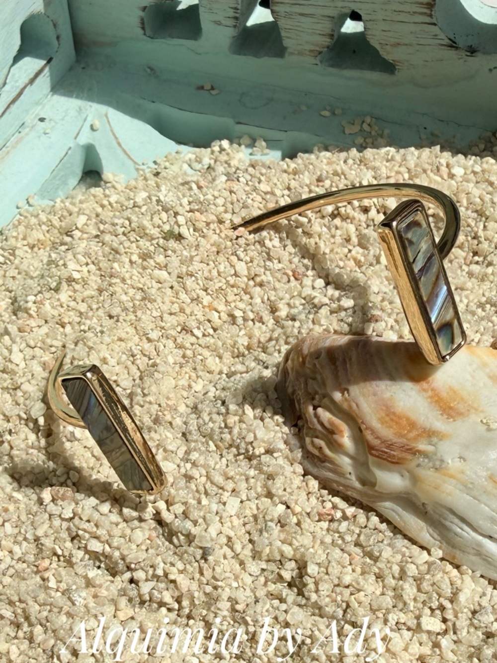 Alquimia Gold Open Cuff Bracelet with Iridescent Abalone Inlay